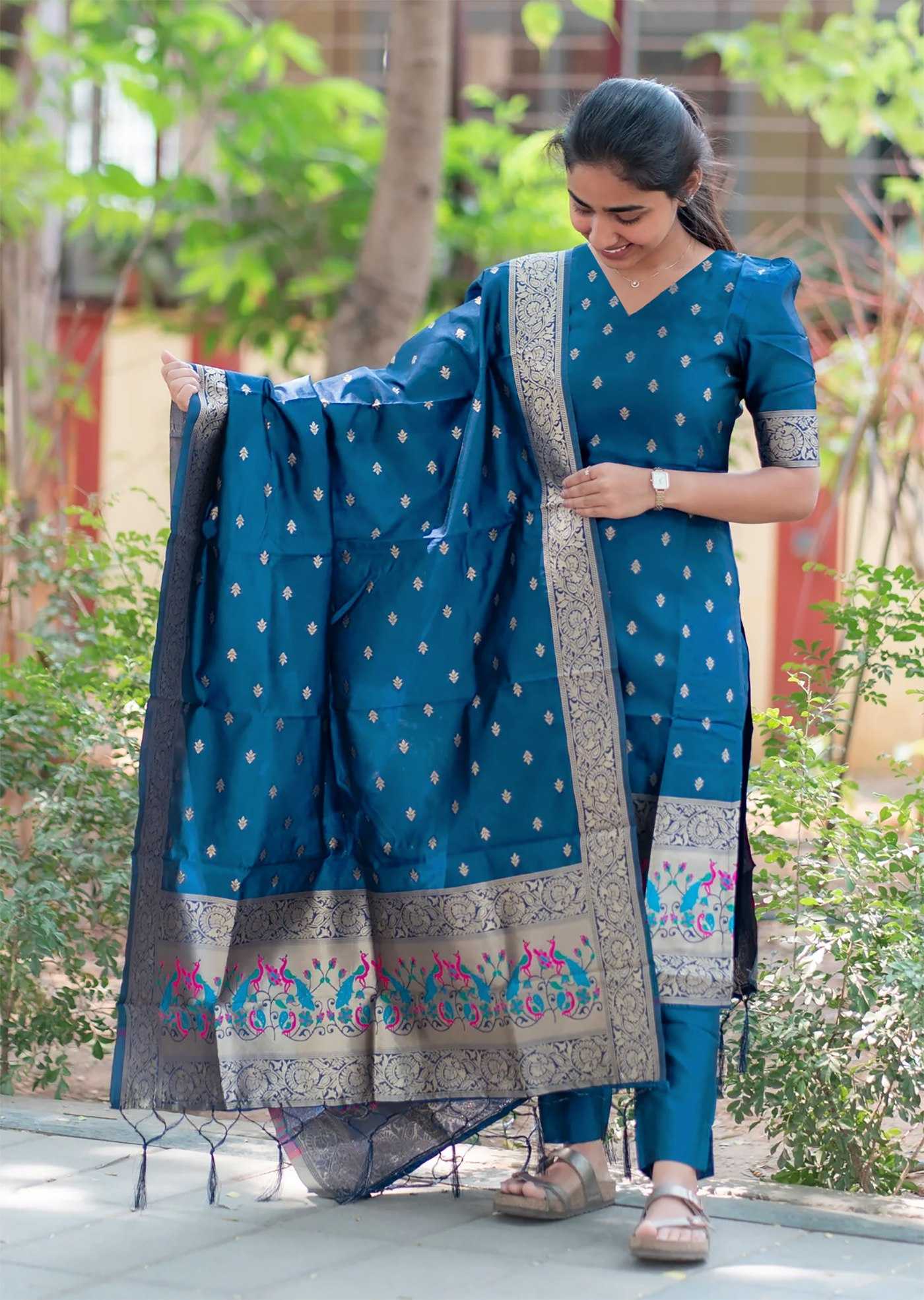 Jacquard Weaving Suit Set – Cerulean Elegance Edition