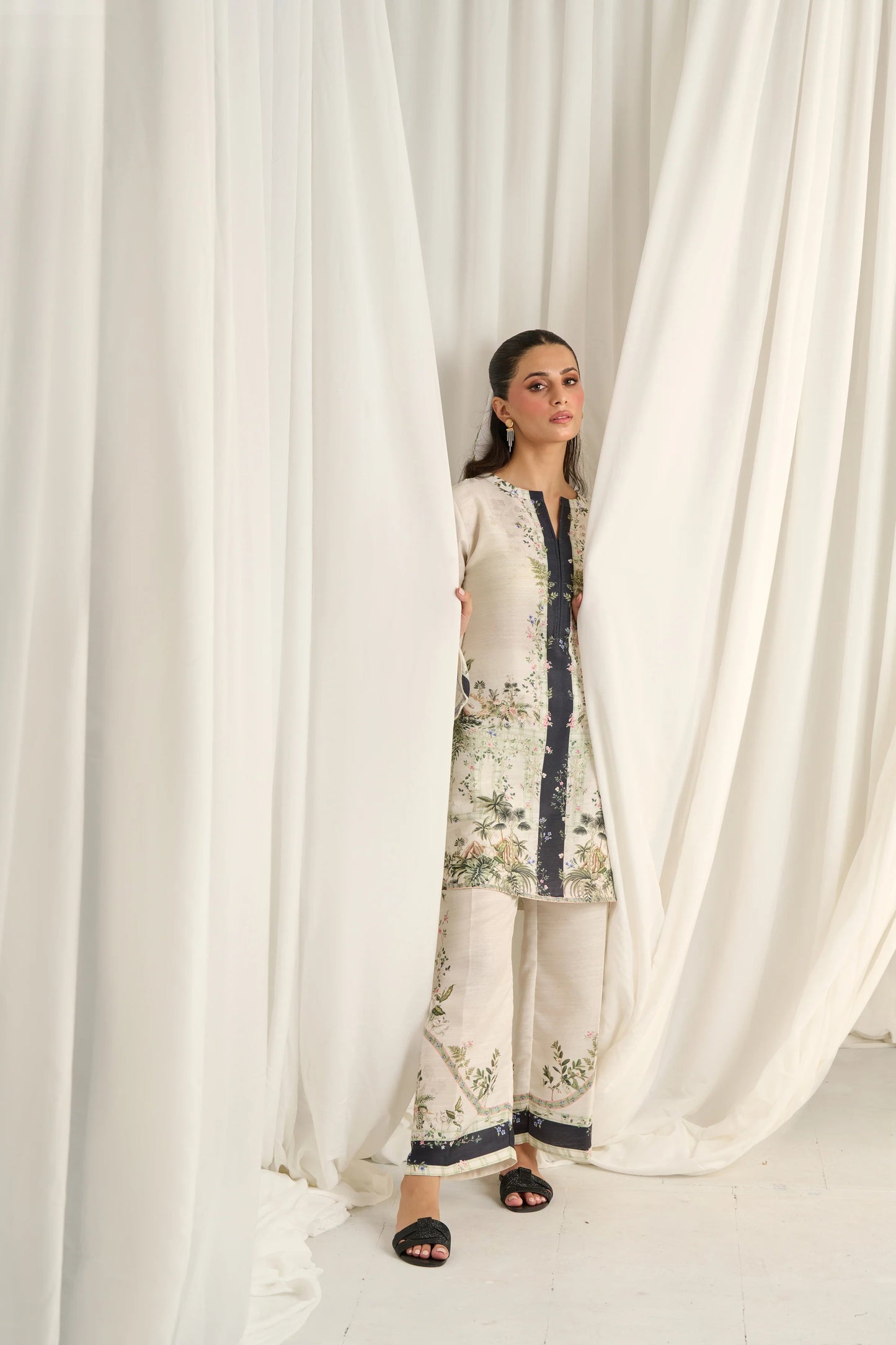 Ivory Bloom Co-ord Set – Cream with Botanical Detailing