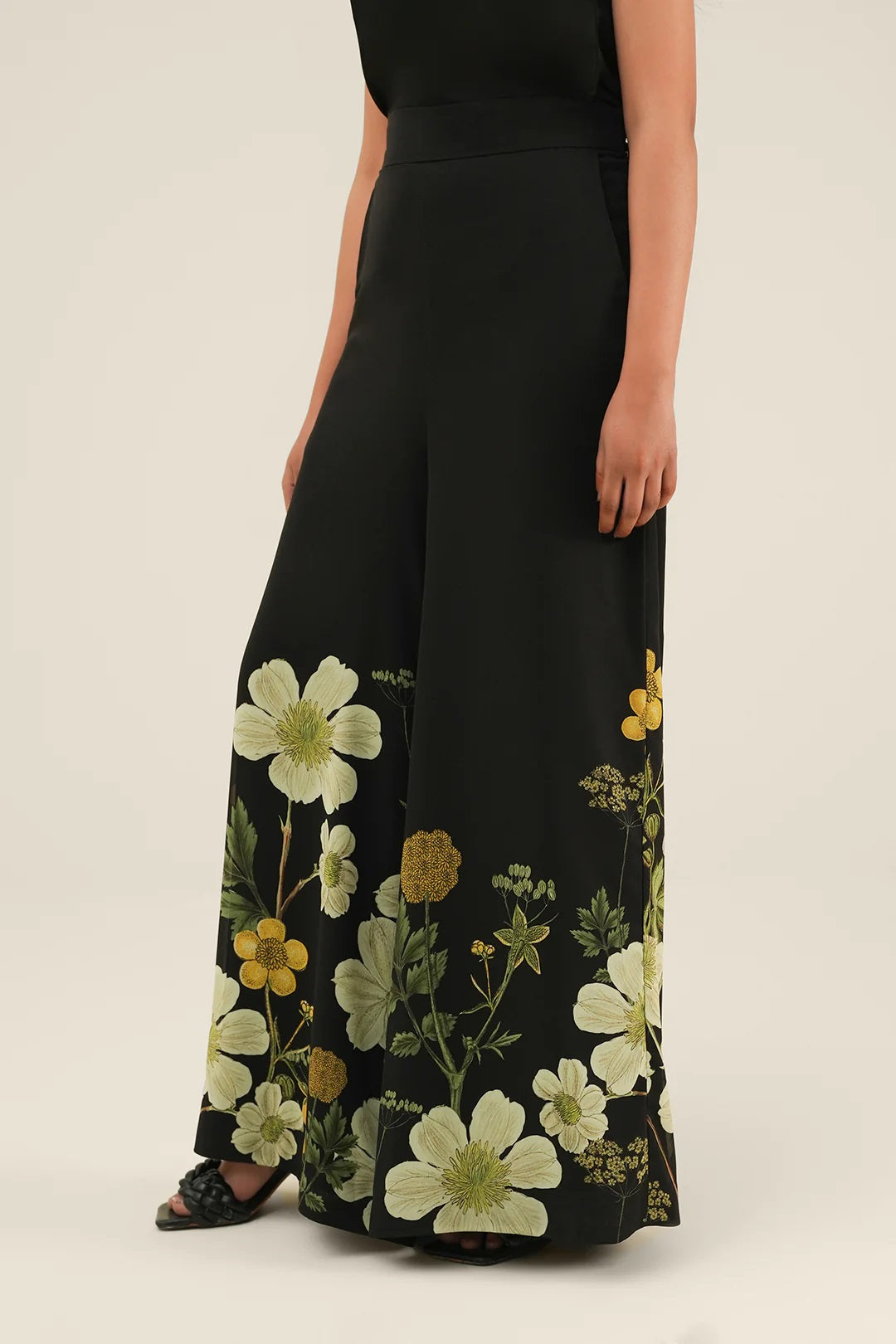 Noir Bloom Floral Co-ord Set – Black & Golden