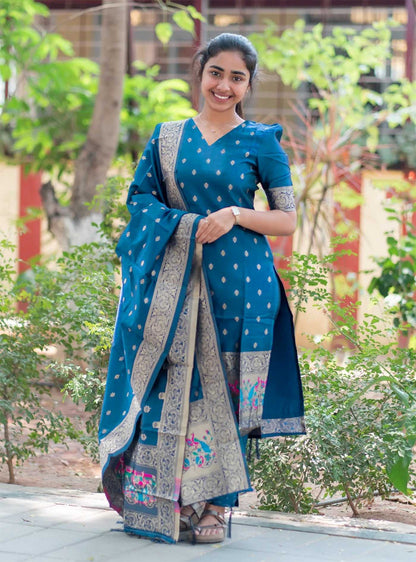 Jacquard Weaving Suit Set – Cerulean Elegance Edition