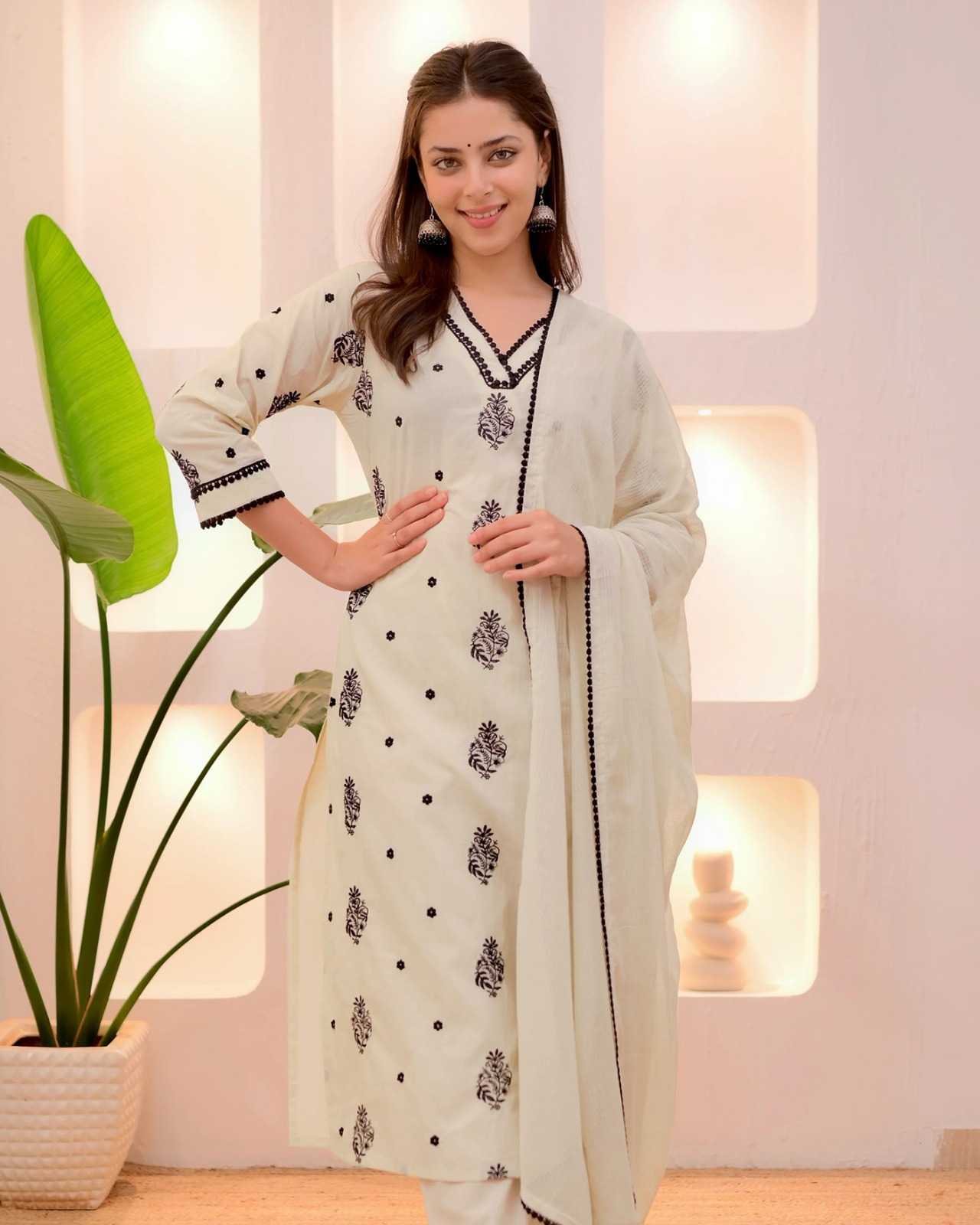 LayrLuxe “Ivory Classic Embroidered Tesla Set” – Kurta, Pant & Dupatta Set